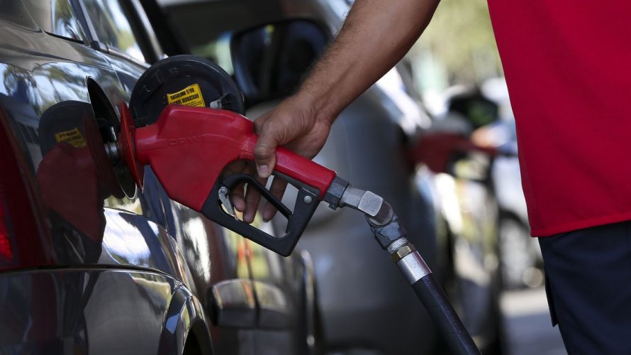 Gasolina mais cara: agosto começa com novo reajuste do combustível