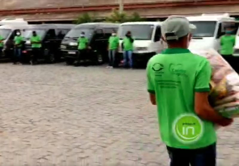 MURITIBA: Sem poder trabalhar, motoristas da COOTAM recebem cesta básica da vereadora Mara