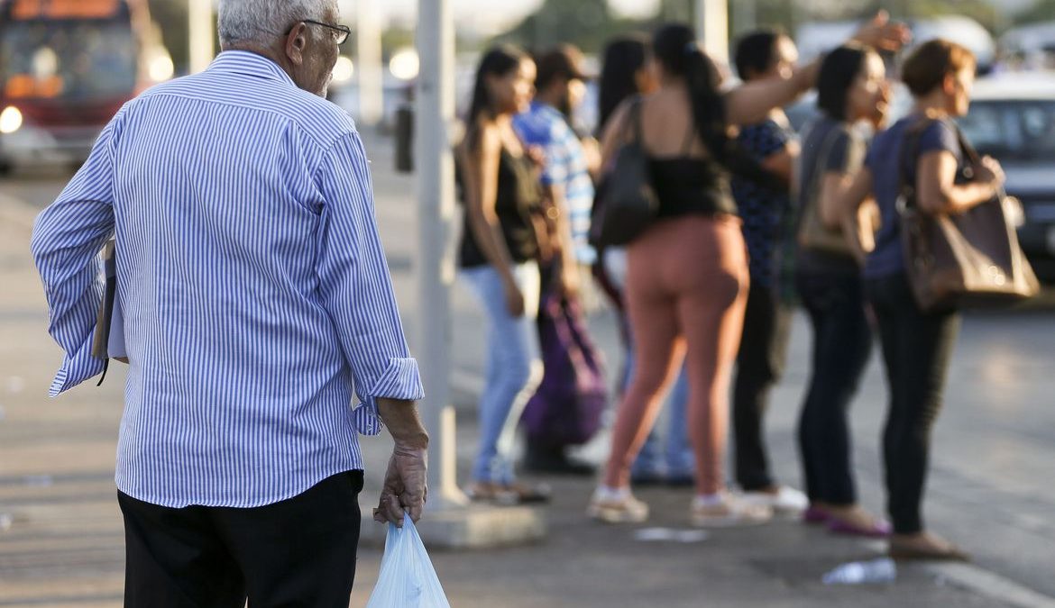 Recadastramento de aposentados está suspenso até o fim do ano