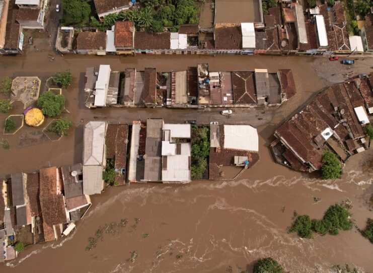 Sobe para 24 o nº de mortos por causa das chuvas na Bahia
