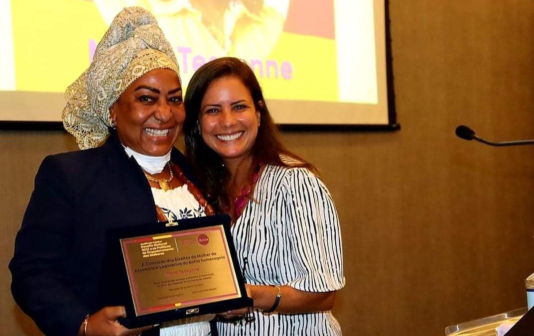 MÃE MARA É HOMENAGEADA PELA DEPUTADA ESTADUAL MIRELA MACEDO, EM ‘ALUSÃO MARÇO MULHER’ NA ASSEMBLEIA LEGISLATIVA DE SALVADOR