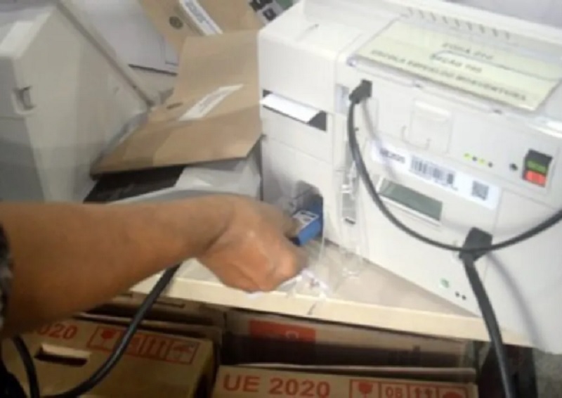 Urnas eletrônicas começam a ser equipadas para eleições de 2022 na Bahia