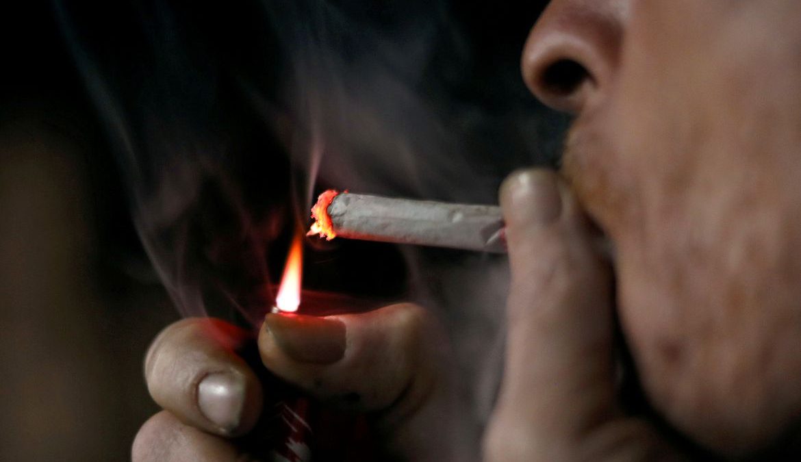 Quase 40% dos brasileiros fumantes consomem 11 ou mais cigarros ao dia