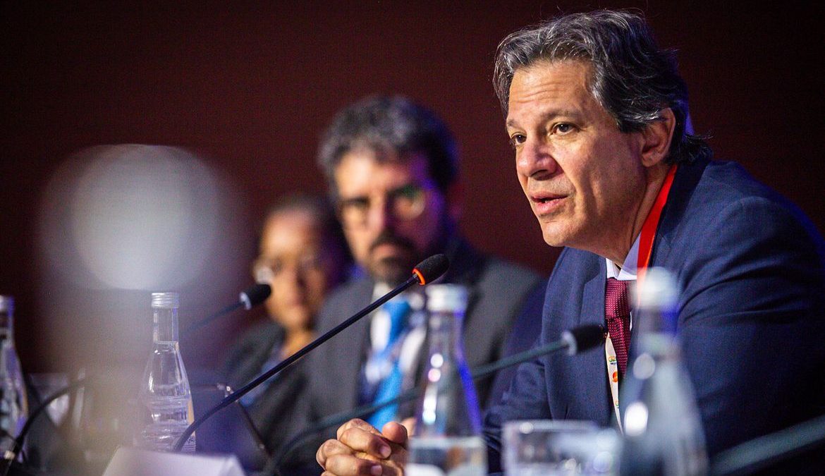 Cota do Brasil no FMI pode ser revista, diz Haddad