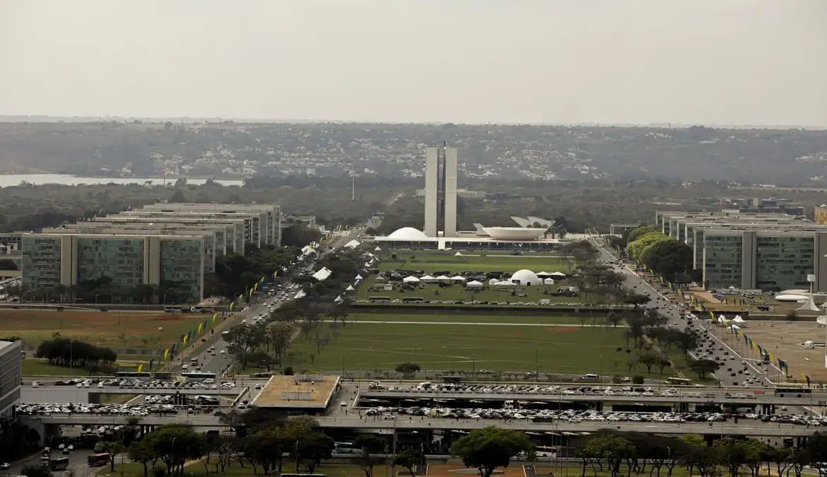 Governo reajusta em 52% auxílio-alimentação de servidores federais