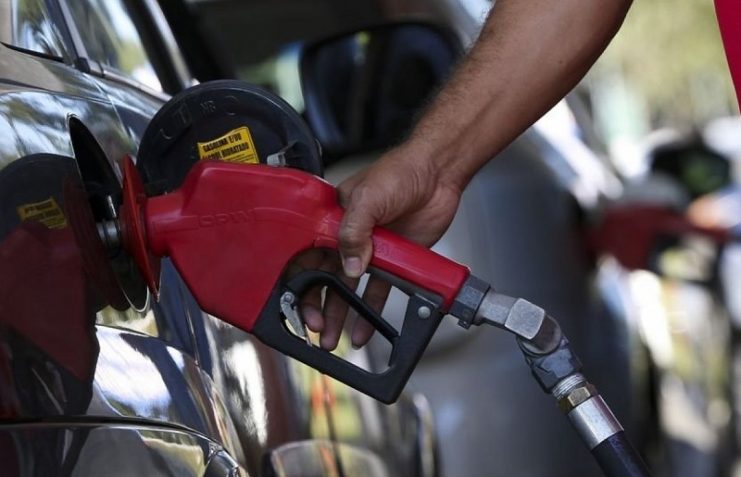Petrobras reduz em 8% os preços da gasolina em suas refinarias