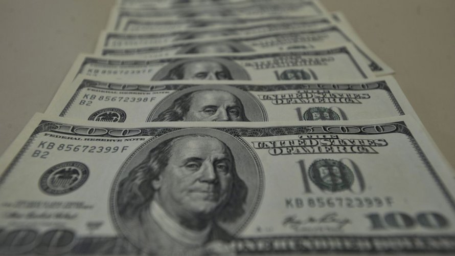 Dólar volta a ultrapassar R$ 5,50 em dia de nervosismo no mercado