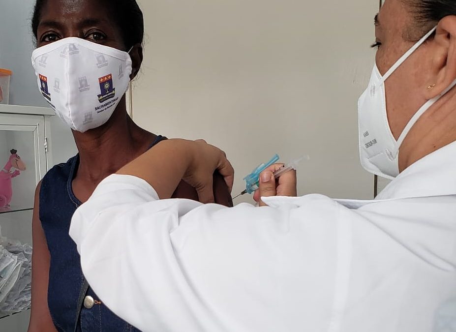 Profissionais de Educação começam a ser vacinados em São Félix