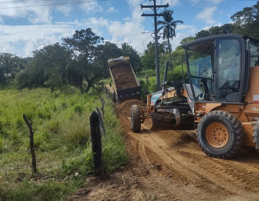 SÃO FÉLIX: Prefeitura realiza manutenção das estradas após chuvas