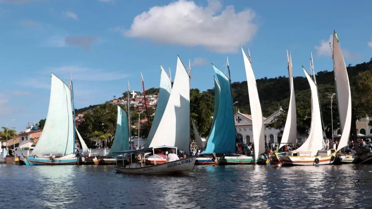 Festival náutico de saveiros é realizado no Recôncavo Baiano