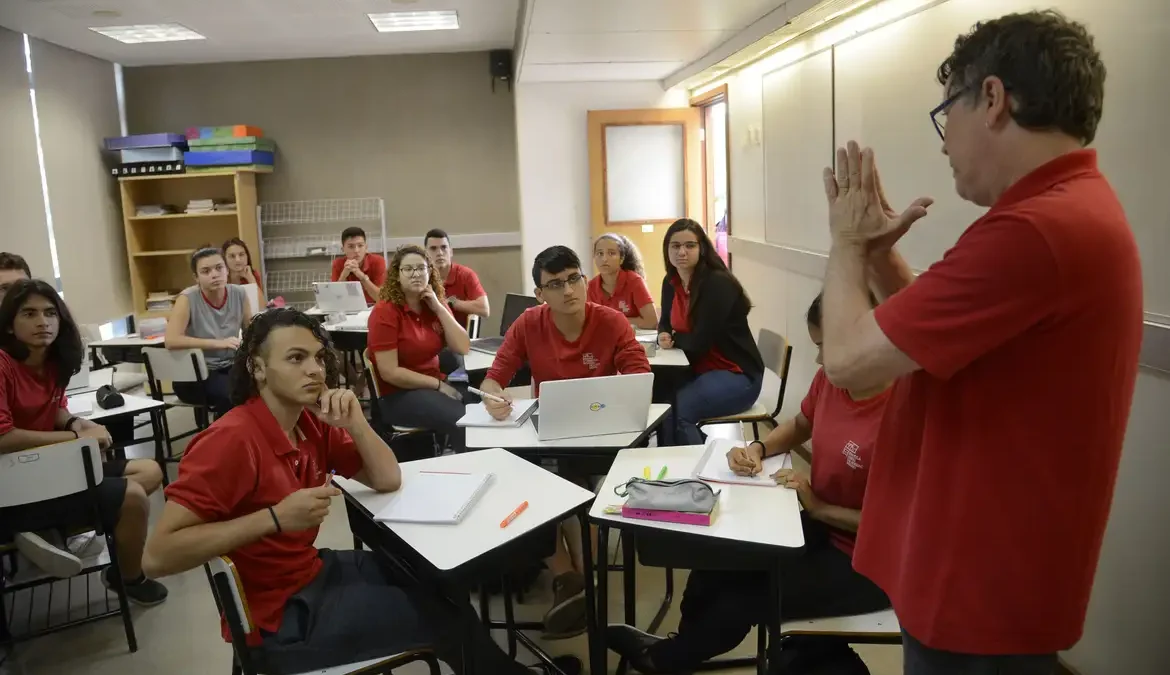 Pé-de-Meia: pagamento a estudantes começa nesta segunda-feira